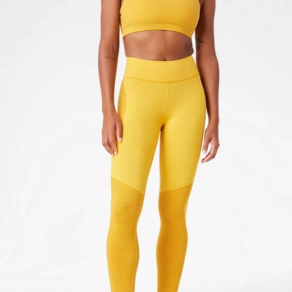 Outdoor Voices Pants - Outdoor Voices 2 Pc Citrus Set -CORE 3/4 LEGGINGS + Doing Things Bra -Size Small